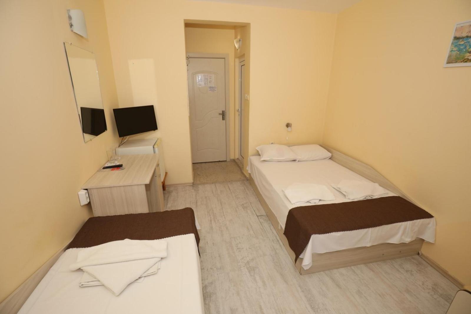 Family Hotel White House Pomorie Exterior photo