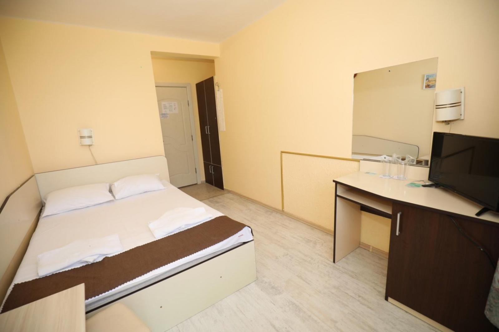 Family Hotel White House Pomorie Exterior photo